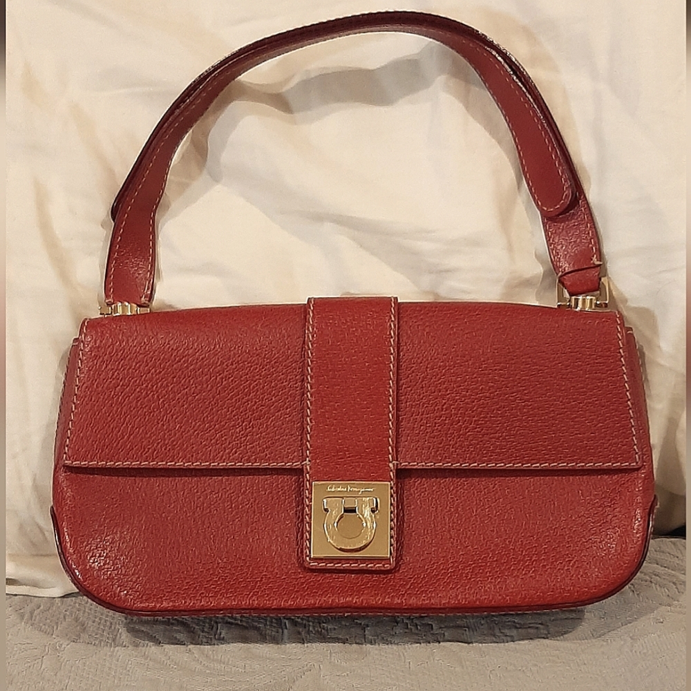 SALVATORE FERRAGAMO | Red Shoulder Bag